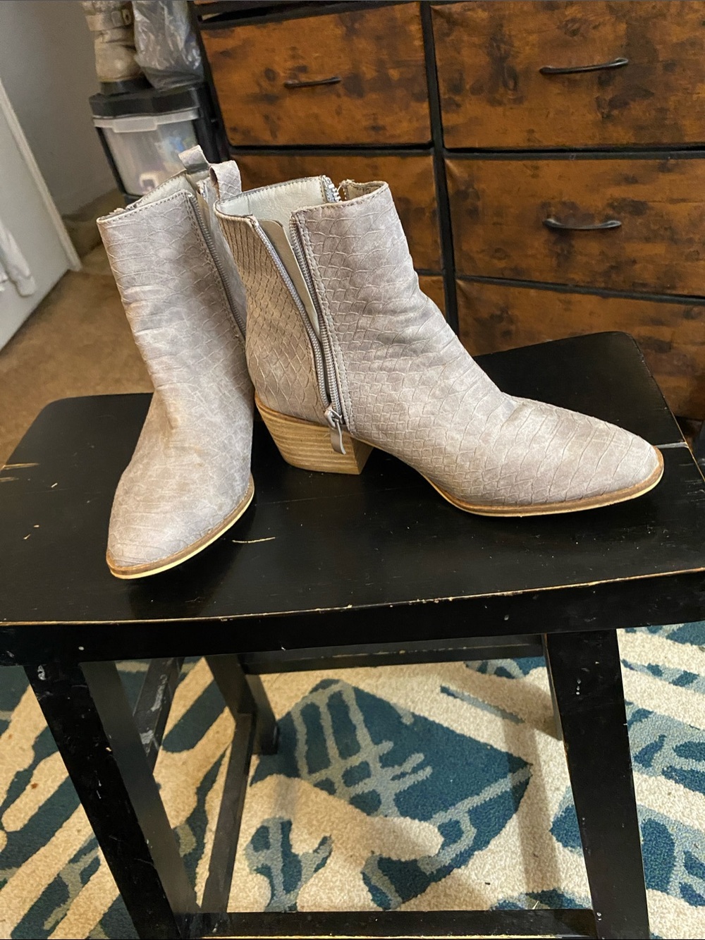 CCOCCI Light Gray Textured Ankle Booties with Side Zip